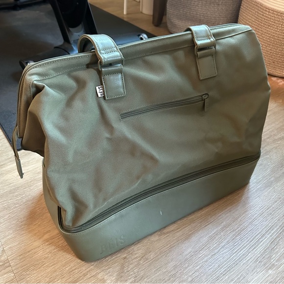 The Weekender Bag - Picture 4 of 11